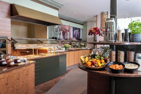 Daily cooked-to-order breakfast for a fee
