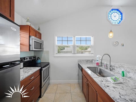 Updated full kitchen