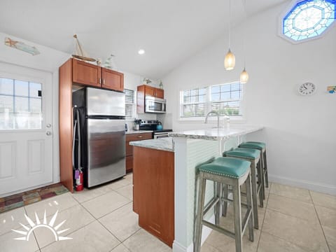 Updated full kitchen