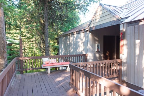 Entrance to Bighorn Pod