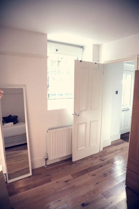 1 bedroom, desk, iron/ironing board, WiFi (free)
