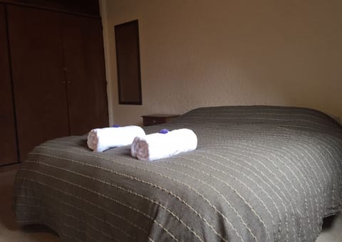 Duplex, 1 Bedroom | 1 bedroom, free cribs/infant beds, free WiFi, bed sheets