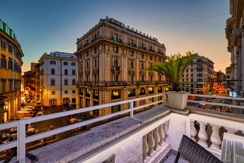 Executive Double Room, Balcony, City View | Egyptian cotton sheets, premium bedding, down comforters