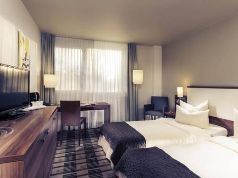 Superior Room, 1 Double Bed | In-room safe, desk, blackout drapes, soundproofing