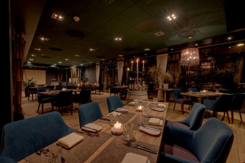 Lunch and dinner served, Regional cuisine