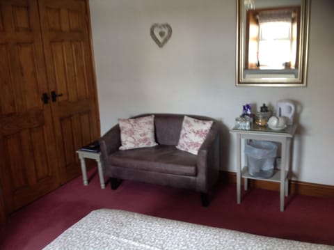 Double Room | Individually furnished, desk, free WiFi, bed sheets