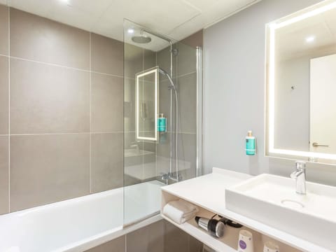 1 bedroom, premium bedding, memory foam beds, minibar