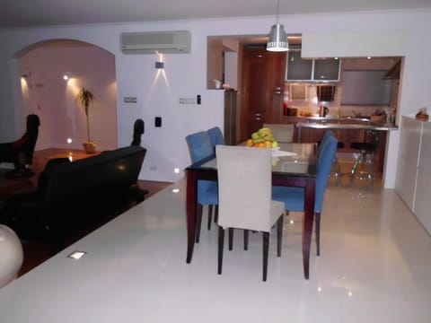 Dining table, kitchen & lounge