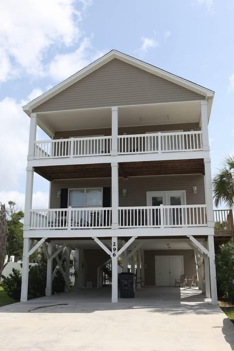 'AWESOME BEACH HOUSE'
