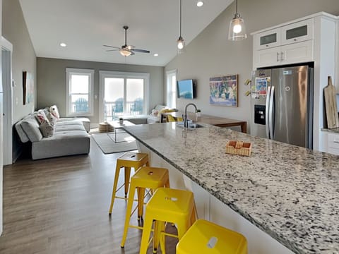 Fully Equipped Kitchen - Breakfast Bar Seating