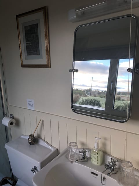 Basic Double Room, 1 Double Bed | Bathroom amenities | Hair dryer, towels