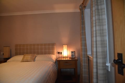 Double Room, Ensuite | Iron/ironing board, free WiFi, bed sheets