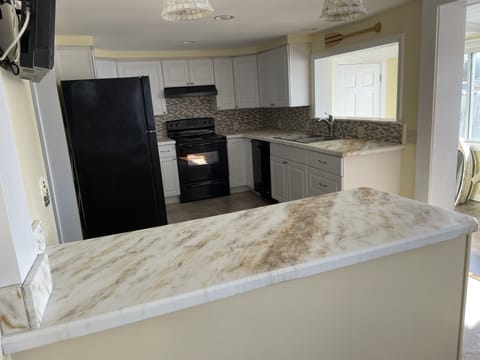 Newly renovated kitchen 