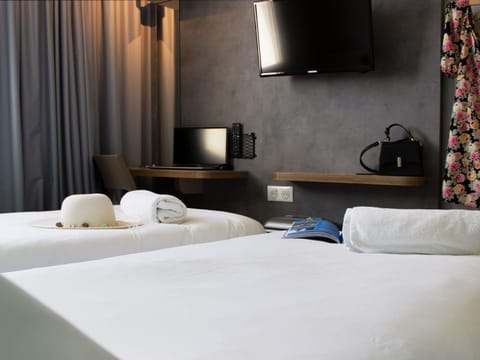 Standard Twin Room, 2 Twin Beds | Blackout drapes, iron/ironing board (on request), cribs (surcharge)