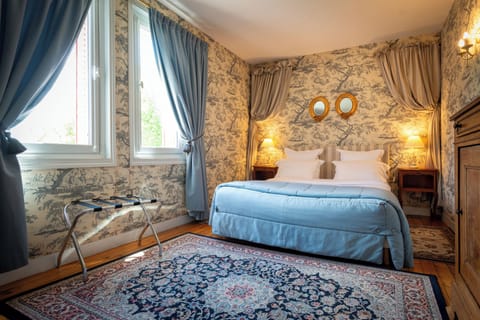 Family Room, 2 Bedrooms (Le Notre) | Individually decorated, individually furnished, blackout drapes