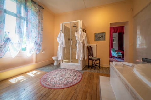 Triple Room (Royale) | Individually decorated, individually furnished, blackout drapes