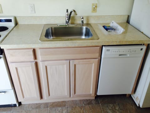 New sink, cabinet and dishwasher added May 2015