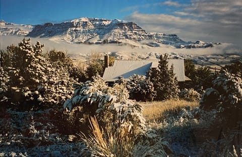 The Green Creek Lodge nestled in the Wapiti Valley