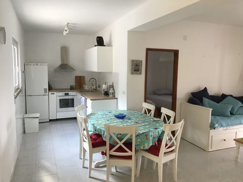 Kitchen & Dining Table