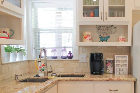 a039241a-9bc2-438f-a110-58d2ac2f6150