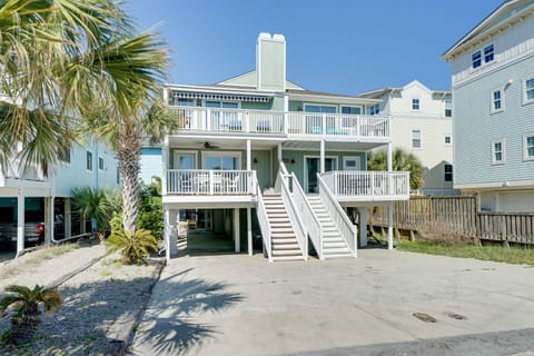 Wrightsville Beach Vacation Rental | 3BR | 3BA | 1,650 Sq Ft | Steps to Access