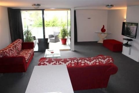 Living / Lounge
