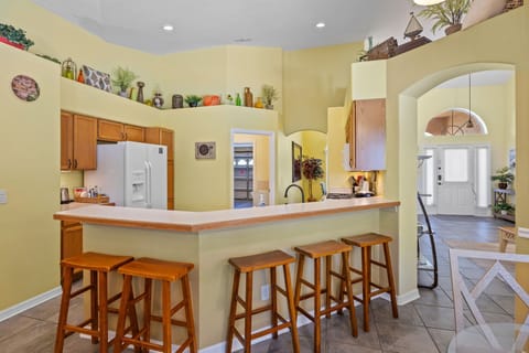 Breakfast bar seats 5