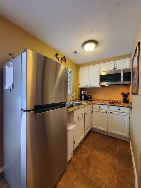 Fully equipped kitchen.