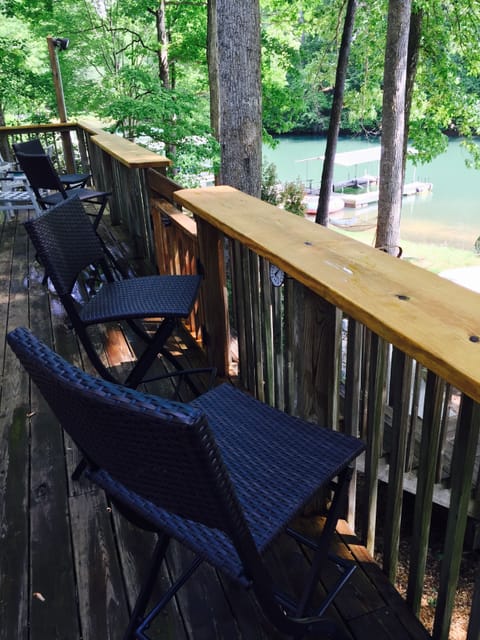 Balcony height seating for lake viewing