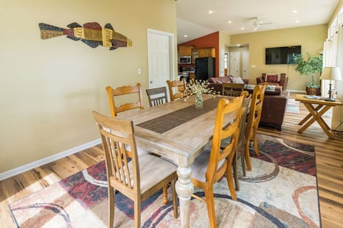 Dining room, table seats 8