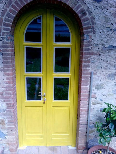 The door from the garden to the kitchen