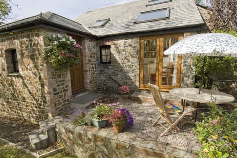 Shipload Cottage patio
