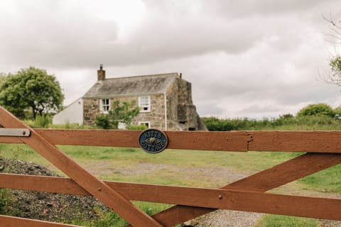 Great bolt hall to escape busy living with large garden and private parking 