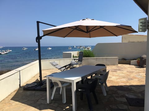 Large quiete renovated villa Sea edge, Golfe St Tropez.Close to golfs,beaches..