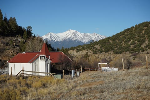 Cabin, Mountains, Views, Wildlife! This is Colorado