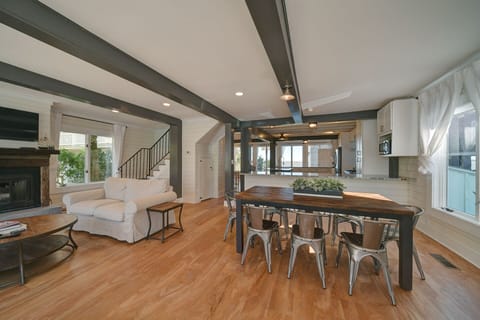 Open concept floor plan with views of the beach from the dining room, family room, kitchen, and 2 bedrooms