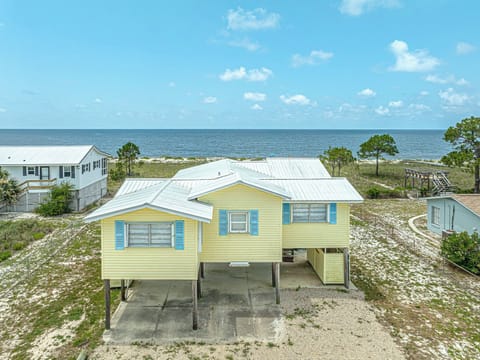 Beachfront Cottage with fenced yard on 1 acre!  Extra parking - bring your boat!