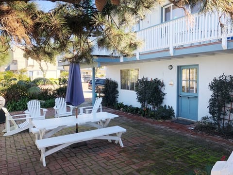 4709 Sandyland Road, Carpinteria, California and Patio