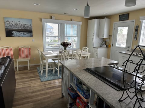 Dining for 8 and Kitchen