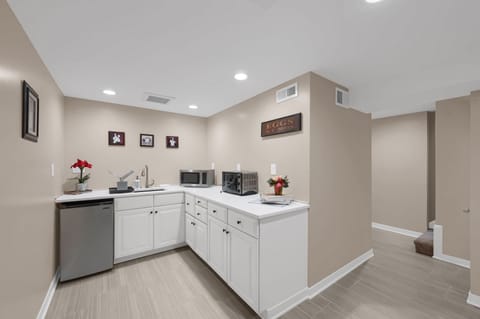 Lower level kitchennette