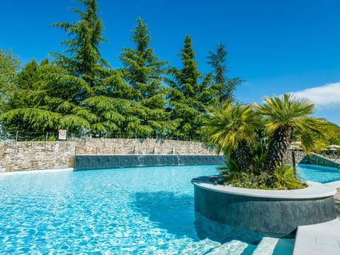 Indoor pool, 3 outdoor pools, pool umbrellas, sun loungers