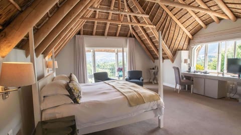 Classic Room | Premium bedding, free minibar items, in-room safe, desk