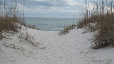 Path to beach fron Gulf Winds