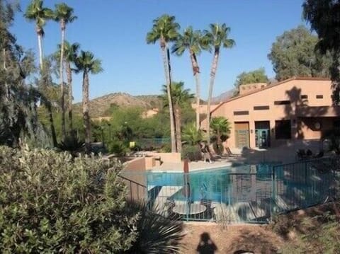 pool1, jacuzzi1,clubhouse1