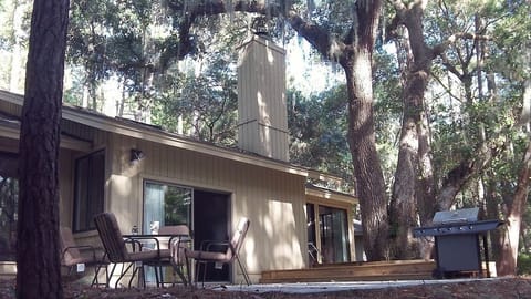 Chill out and Grill out. Great back yard and patio with new grill.