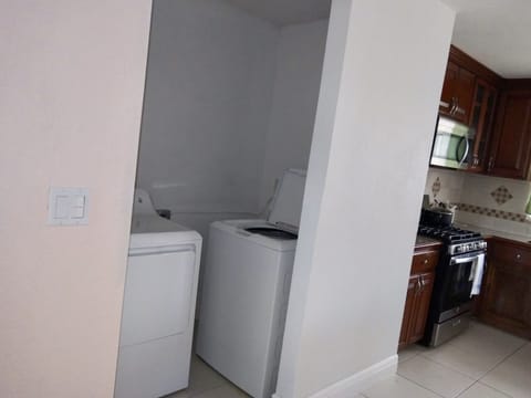 washer + dryer