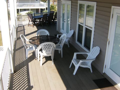 South-Facing deck off of the Great Room