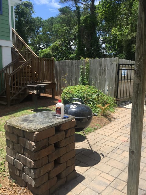 grilling area-charcoal grille