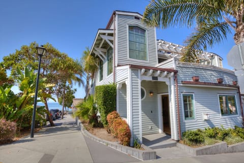 Sunsetter - Sunset seekers wanted in Avila Beach - 305 1st Street, Avila Beach CA 93424