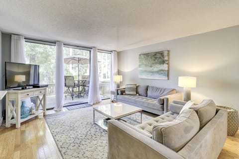 First floor living area with deck overlooking the lagoon. 